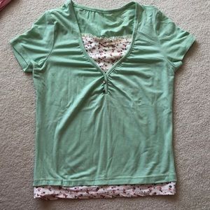 Green t shirt XS